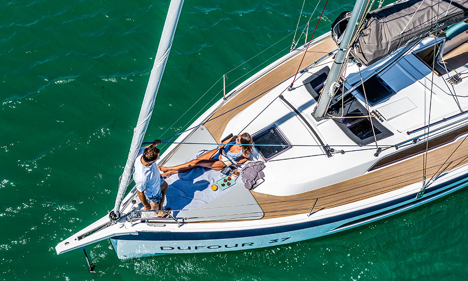 14-dufour-37-luxury-sailboat-for-sale-dufour-yachts
