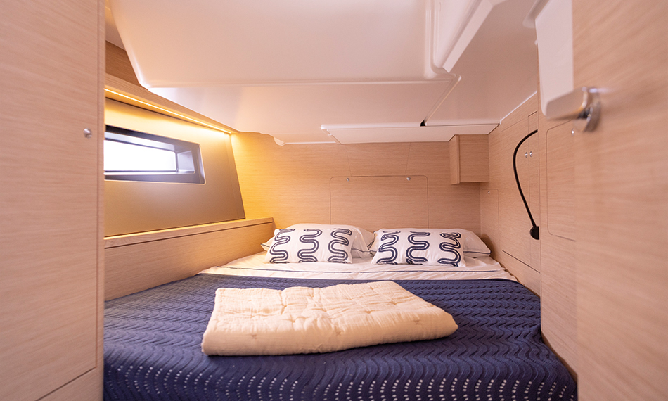 dufour-44-product-interior-cabin-1