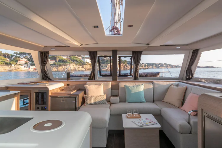 Approdi sel Charter Benet3au isla 40