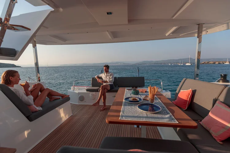 Approdi sel Charter Benet3au isla 40