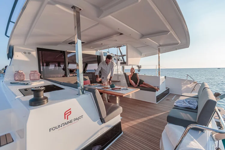 Approdi sel Charter Benet3au isla 40