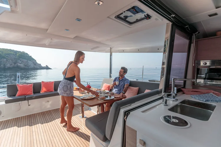 Approdi sel Charter Benet3au isla 40